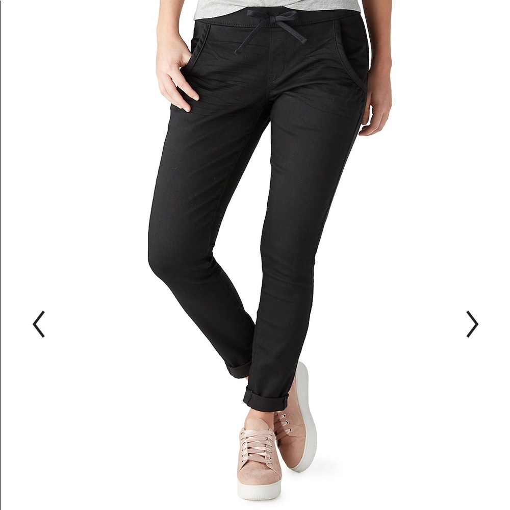 Levi’s Low Rise Jogger